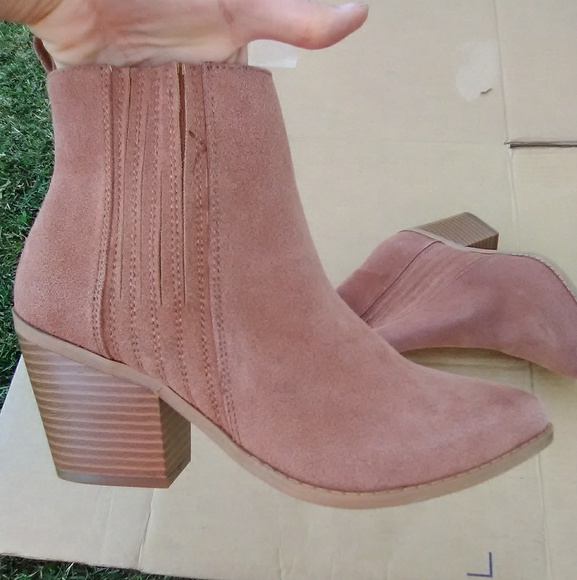 Forever 21 Shoes - Faux suede brown Western ankle booties